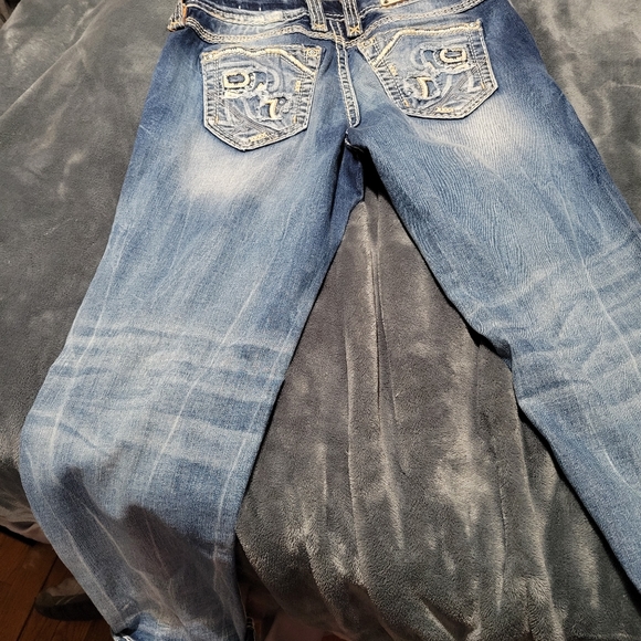 Bras - Picture 11 of 16